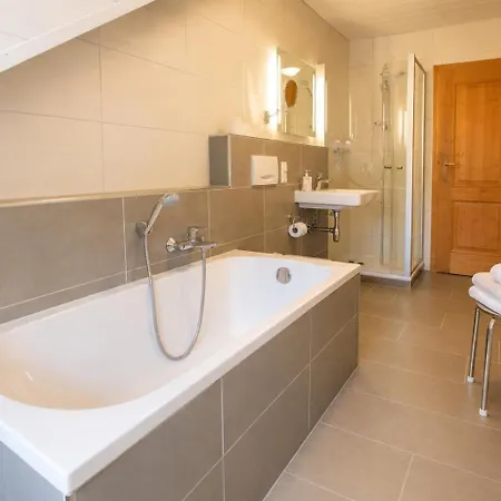 Konukevi Roserhof 3*